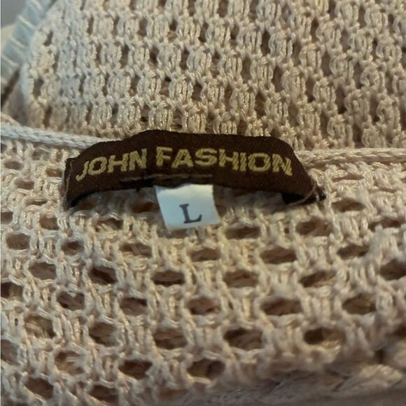 John Fashion Beige Crochet Accent Blouse Woman’s Size L - Picture 3 of 8